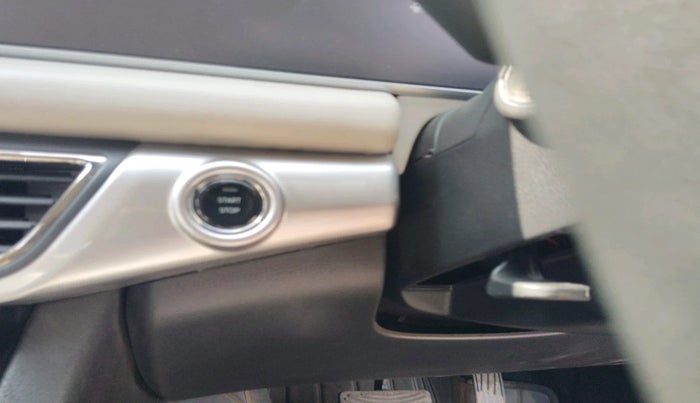 2024 Mahindra XUV700 AX 7 P AT 7 STR, Petrol, Automatic, 23,309 km, interior