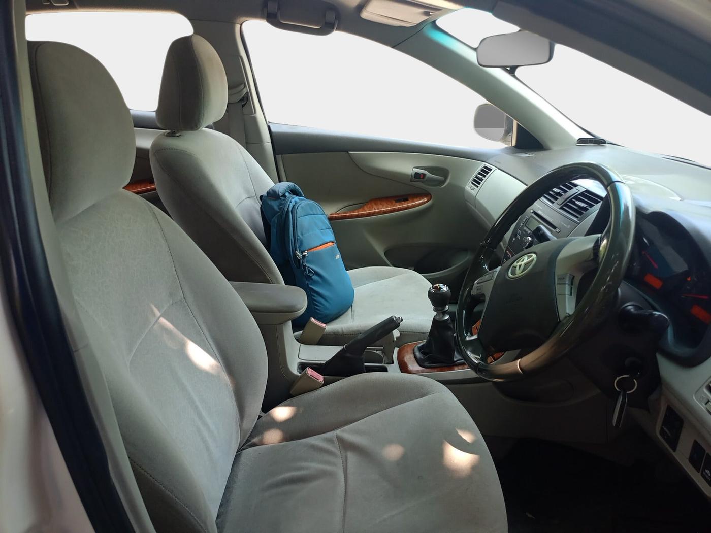 2011 Toyota Corolla Altis G DIESEL, Diesel, Manual, 1,34,778 km, interior