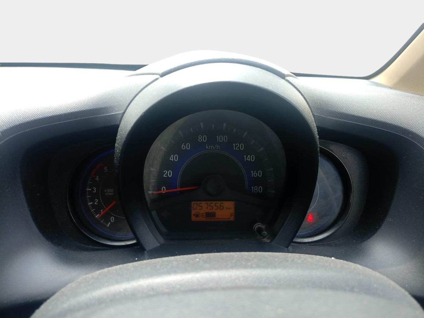 2015 Honda Mobilio 1.5L I-DTEC S, Diesel, Manual, 60,000 km, interior