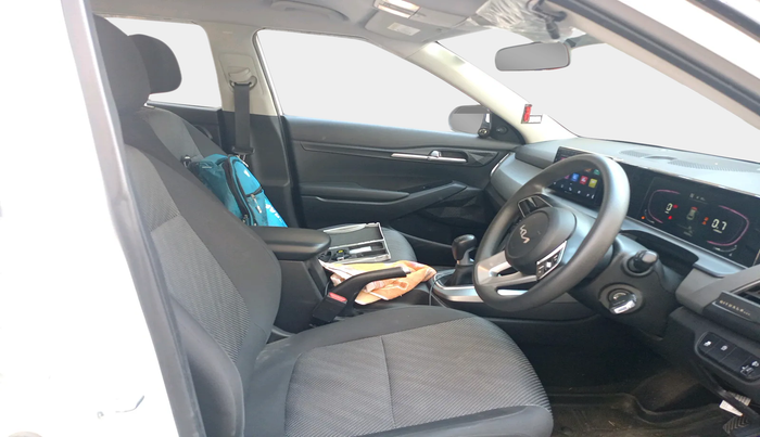 2024 KIA SELTOS HTE 1.5D IMT, Diesel, Manual, 34,369 km, interior