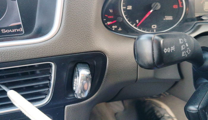 2012 Audi Q5 2.0 TDI QUATTRO, Diesel, Automatic, 1,71,410 km, interior