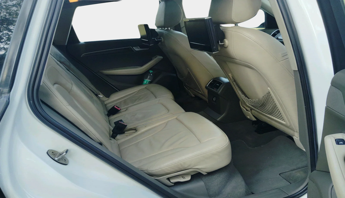 2012 Audi Q5 2.0 TDI QUATTRO, Diesel, Automatic, 1,71,410 km, interior