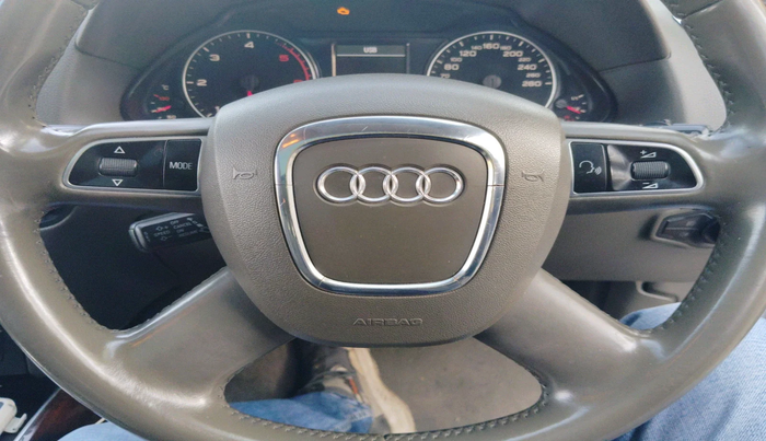 2012 Audi Q5 2.0 TDI QUATTRO, Diesel, Automatic, 1,71,410 km, interior