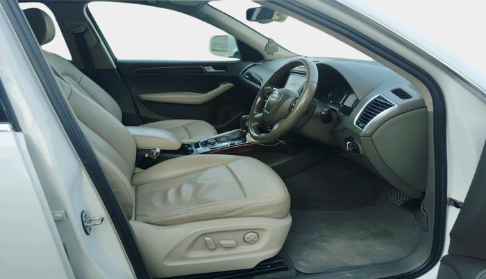 2012 Audi Q5 2.0 TDI QUATTRO, Diesel, Automatic, 1,71,410 km, interior