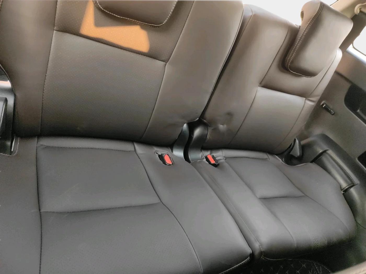 2017 Toyota Fortuner 2.8 4X4 MT, Diesel, Manual, 90,516 km, interior
