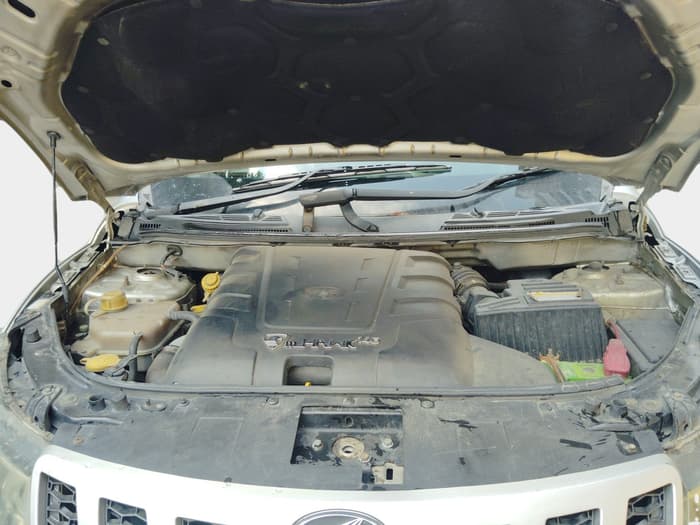 2011 Mahindra XUV500 W6, Diesel, Manual, 1,03,310 km, exterior