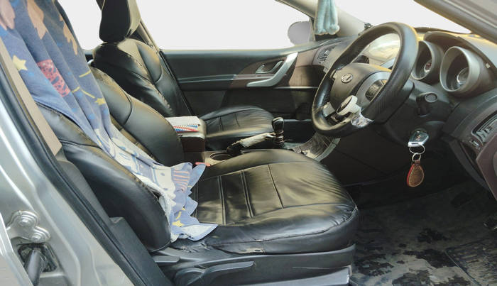 2011 Mahindra XUV500 W6, Diesel, Manual, 1,02,085 km, interior