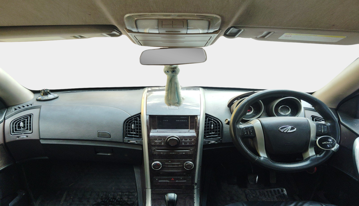 2011 Mahindra XUV500 W6, Diesel, Manual, 1,02,085 km, interior