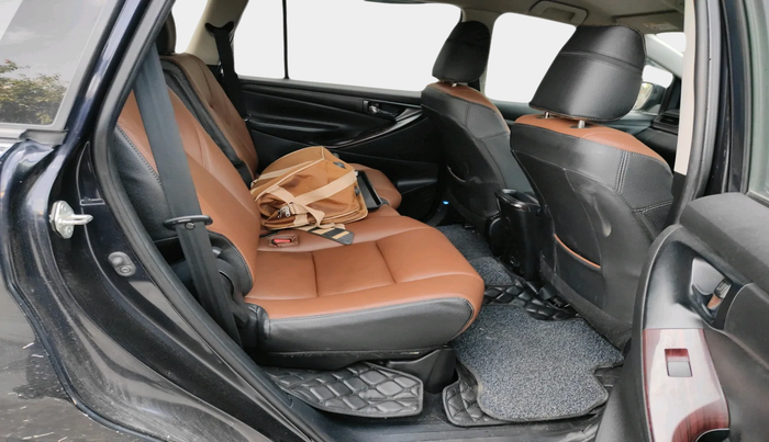 2021 Toyota Innova Crysta 2.4 GX AT 7 STR, Diesel, Automatic, 95,696 km, interior