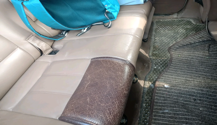 2013 Mahindra XUV500 W8, Diesel, Manual, 1,15,513 km, interior