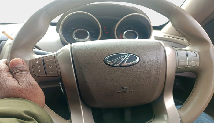 2013 Mahindra XUV500 W8, Diesel, Manual, 1,15,513 km, interior