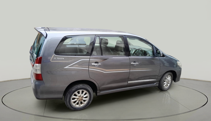 2014 Toyota Innova 2.5 ZX 7 STR, Diesel, Manual, 1,51,495 km, exterior
