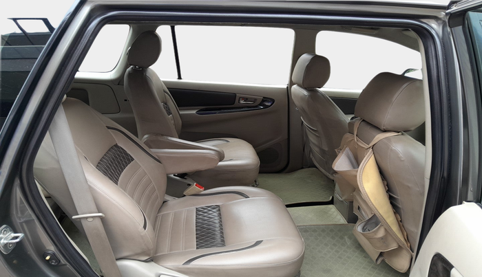 2014 Toyota Innova 2.5 ZX 7 STR, Diesel, Manual, 1,51,495 km, interior