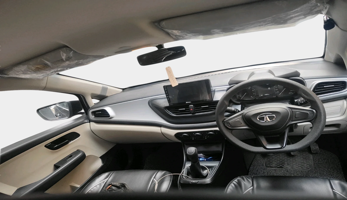 2022 Tata ALTROZ XE PETROL, Petrol, Manual, 15,084 km, interior