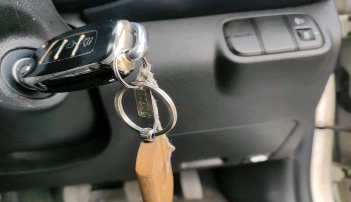 2022 Hyundai VENUE S 1.2, Petrol, Manual, 33,856 km, interior