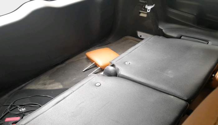 2016 Toyota Innova Crysta 2.4 GX 8 STR, Diesel, Manual, 1,74,097 km, interior