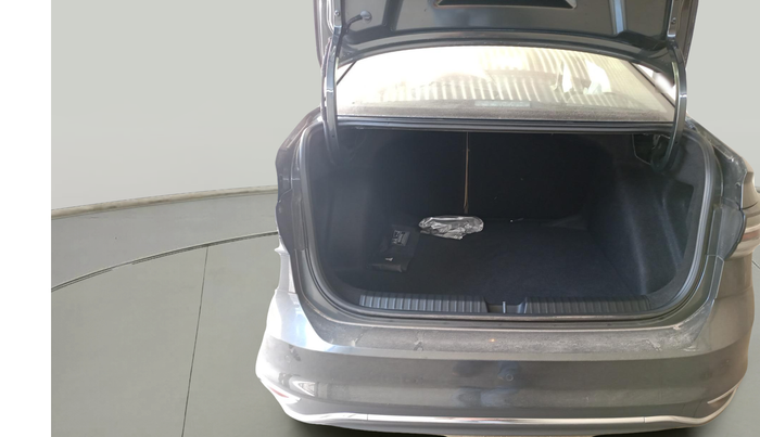 2024 Volkswagen VIRTUS HIGHLINE TSI 1.0 MT, Petrol, Manual, 4,043 km, exterior