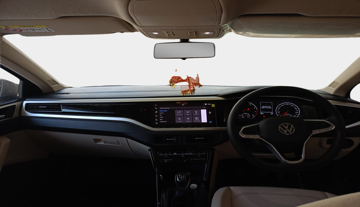 2024 Volkswagen VIRTUS HIGHLINE TSI 1.0 MT, Petrol, Manual, 4,043 km, interior