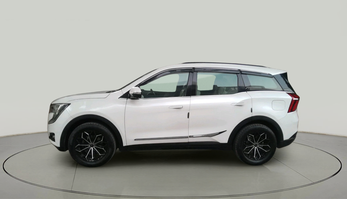 2023 Mahindra XUV700 AX 7 LUXURY D AWD AT 7 STR, Diesel, Automatic, 54,944 km, exterior