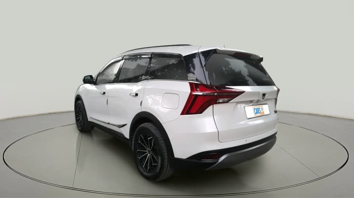 2023 Mahindra XUV700 AX 7 LUXURY D AWD AT 7 STR, Diesel, Automatic, 54,944 km, exterior
