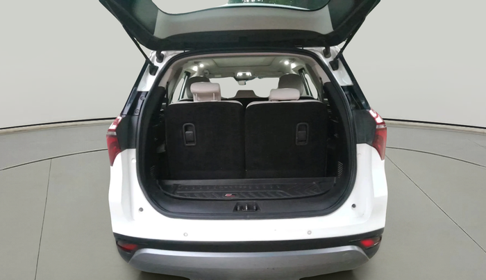 2023 Mahindra XUV700 AX 7 LUXURY D AWD AT 7 STR, Diesel, Automatic, 54,944 km, exterior