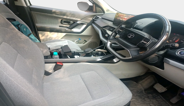2024 Tata Safari PURE PLUS S AT, Diesel, Automatic, 28,196 km, interior
