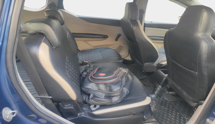 2019 Renault TRIBER RXE MT, Petrol, Manual, 69,439 km, interior