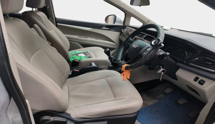2019 Mahindra MARAZZO M8 8 STR, Diesel, Manual, 30,093 km, interior