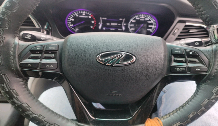 2019 Mahindra MARAZZO M8 8 STR, Diesel, Manual, 30,093 km, interior