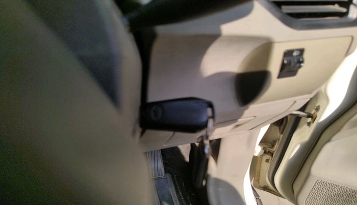 2017 Mahindra Kuv100 K4 D 6 STR, Diesel, Manual, 55,085 km, interior