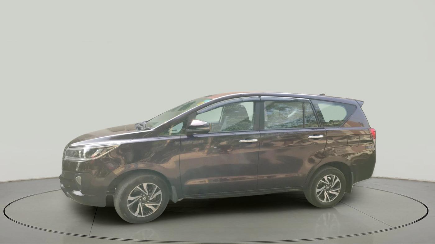 2022 Toyota Innova Crysta 2.7 VX 7 STR, Petrol, Manual, 1,43,102 km, exterior