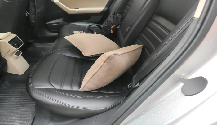 2023 Volkswagen VIRTUS HIGHLINE TSI 1.0 MT, Petrol, Manual, 35,556 km, interior