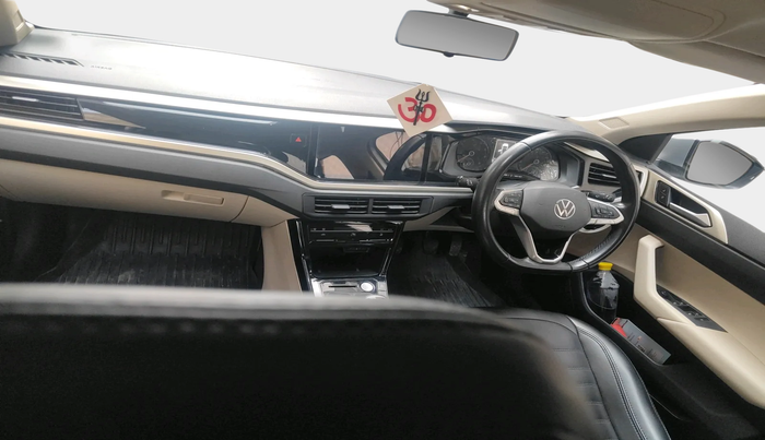 2023 Volkswagen VIRTUS HIGHLINE TSI 1.0 MT, Petrol, Manual, 35,556 km, interior
