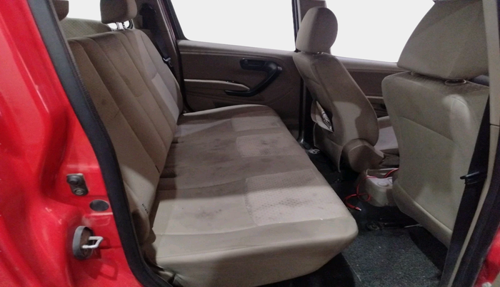 2019 Mahindra TUV300 T6 PLUS, Diesel, Manual, 96,722 km, interior