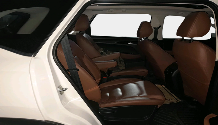 2022 MG HECTOR PLUS SHARP 2.0 DIESEL TURBO MT 6-STR, Diesel, Manual, 37,991 km, interior