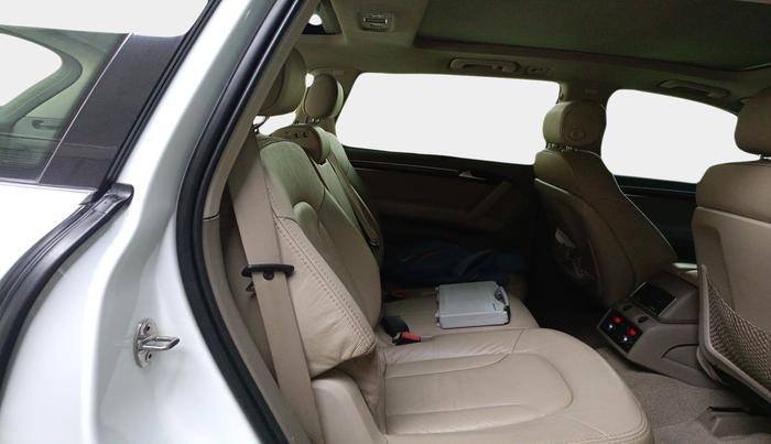 2010 Audi Q7 4.2 TDI QUATTRO, Diesel, Automatic, 1,35,799 km, interior