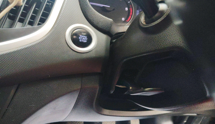 2018 Hyundai Creta SX 1.6 DIESEL DUAL TONE, Diesel, Manual, 89,452 km, interior