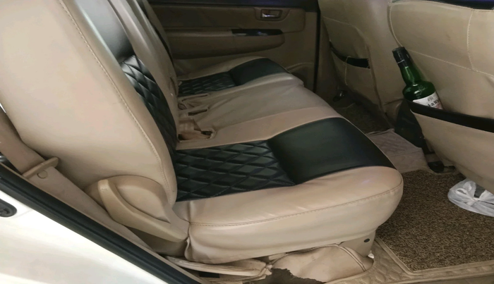 2013 Toyota Fortuner 3.0 4X4 MT, Diesel, Manual, 1,67,612 km, interior