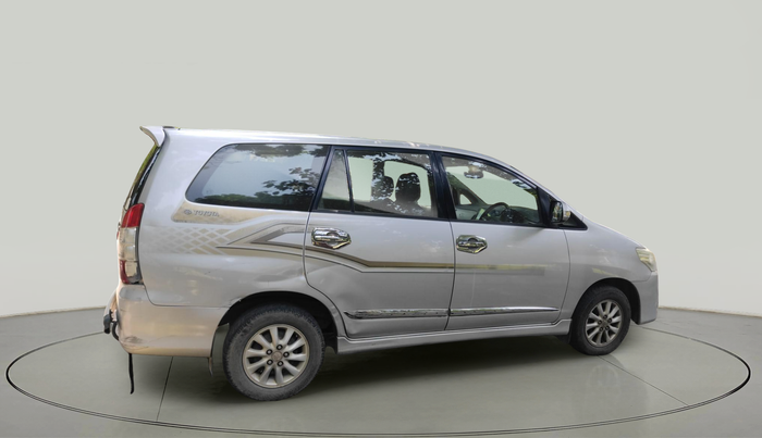 2014 Toyota Innova 2.5 ZX 7 STR, Diesel, Manual, 1,49,543 km, exterior
