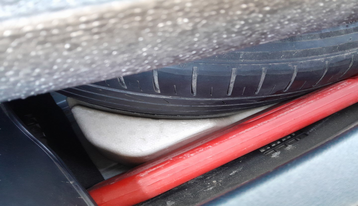 2019 Toyota Lexus NX Hybrid, Hybrid, Automatic, 1,06,702 km, tyre