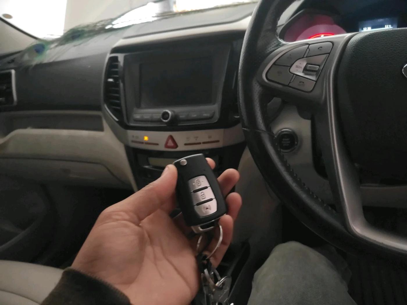 2020 Mahindra XUV300 W8 1.5 DIESEL, Diesel, Manual, 47,614 km, interior