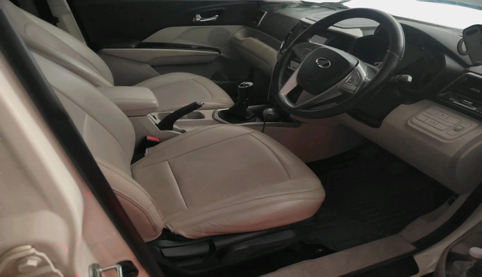 2020 Mahindra XUV300 W8 1.5 DIESEL, Diesel, Manual, 47,614 km, interior