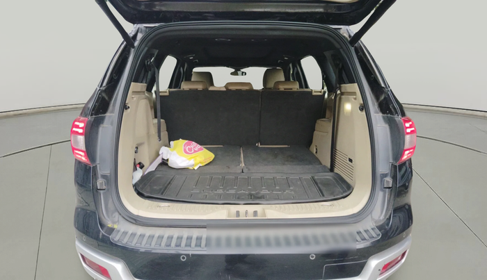 2017 Ford Endeavour TITANIUM 3.2 4X4 AT, Diesel, Automatic, 2,14,514 km, exterior