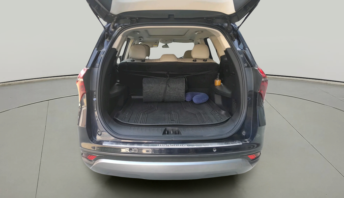 2022 Mahindra XUV700 AX 5 D AT 5 STR, Diesel, Automatic, 56,559 km, exterior