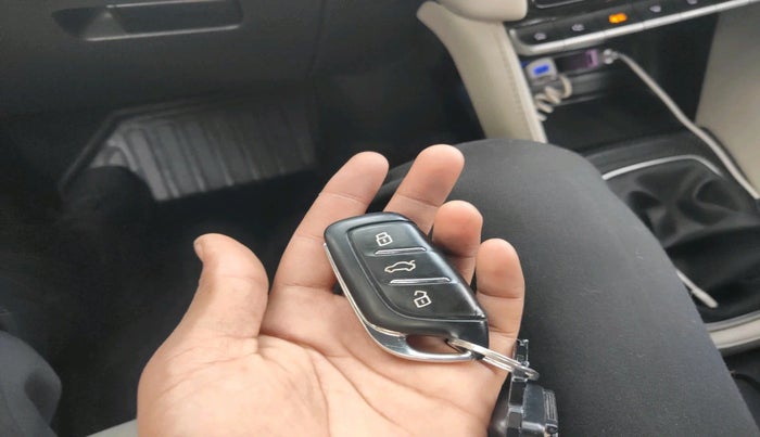 2022 MG ASTOR SMART EX 1.5 MT, Petrol, Manual, 14,895 km, interior