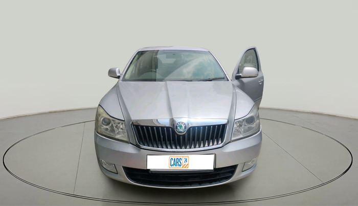 2012 Skoda Laura AMBIENTE 2.0 TDI CR MT, Diesel, Manual, 93,612 km, exterior