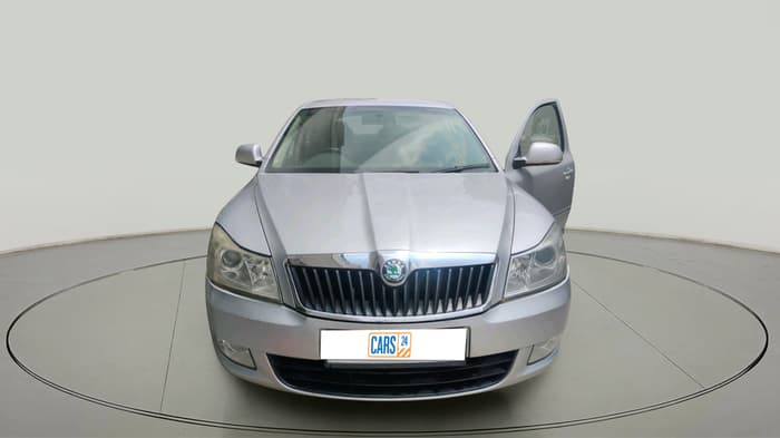 2012 Skoda Laura AMBIENTE 2.0 TDI CR MT, Diesel, Manual, 93,612 km, exterior