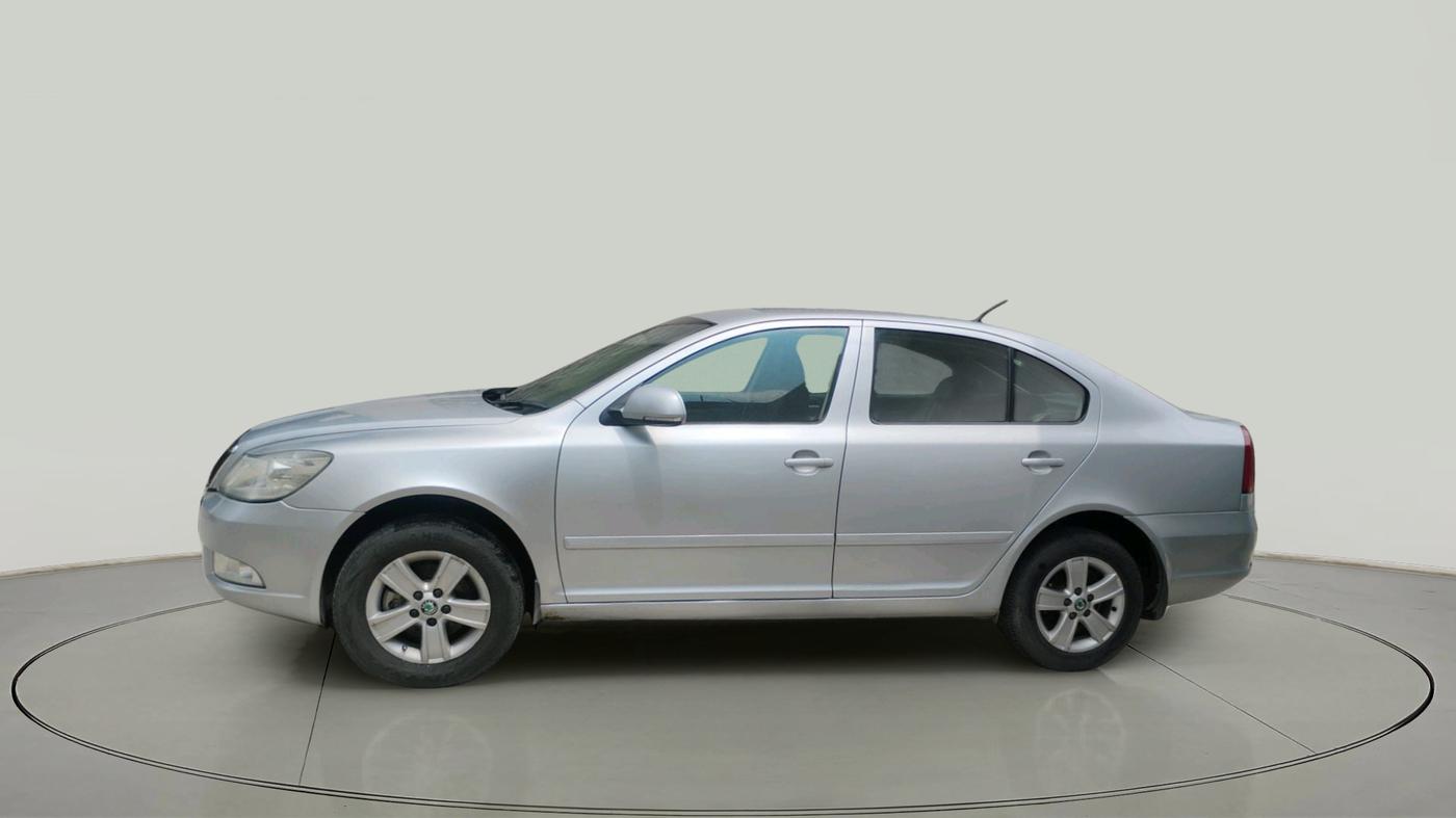 2012 Skoda Laura AMBIENTE 2.0 TDI CR MT, Diesel, Manual, 93,612 km, exterior