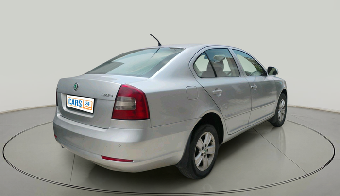 2012 Skoda Laura AMBIENTE 2.0 TDI CR MT, Diesel, Manual, 93,612 km, exterior