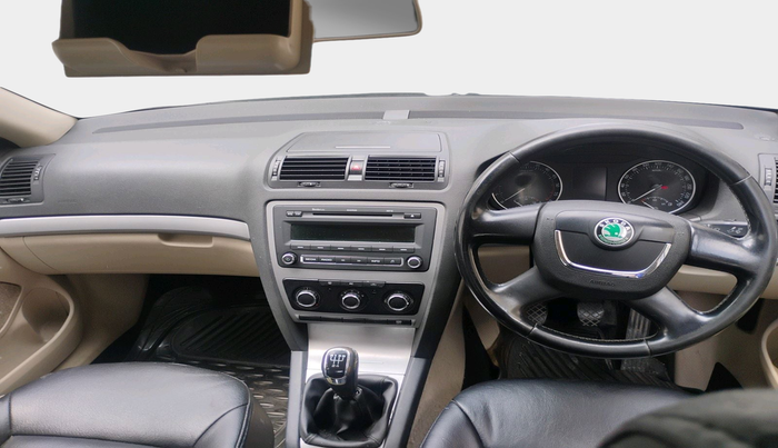 2012 Skoda Laura AMBIENTE 2.0 TDI CR MT, Diesel, Manual, 93,612 km, interior